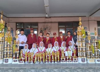 Tim Paskibra MI Yanba Boyong 24 Piala Sekaligus Juara Umum di Lomba Paskibra Jabar