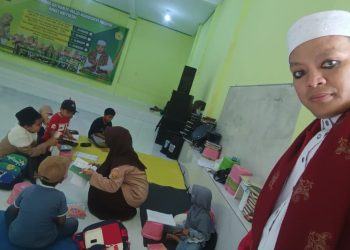 Pimpinan Tahfidz Monitoring Kegiatan Siswa “Calistung”