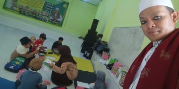 Pimpinan Tahfidz Monitoring Kegiatan Siswa “Calistung”