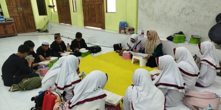 Belajar Al-Quran di Tahfidz Fathiyyah Zahra, Aset Masa Depan