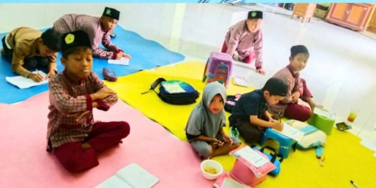 Siswa Calistung Fathiyyah Zahra Gigih Dalam Belajar