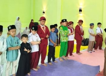 Siswa Tahfidz Fathiyyah Zahra Prioritaskan Sholat Ashar Berjamaah