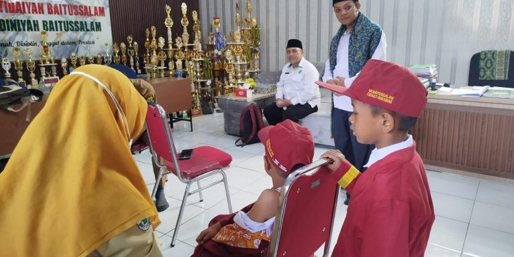 Kemenag Kab Sukabumi Saksikan Pelaksanaan BIAS di MI Baitussalam
