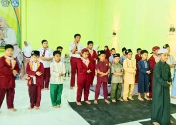 Wajib Bagi Siswa Tahfidz Al-Quran Fathiyyah Zahra untuk Sholat Berjamaah