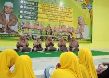 Memukah, Para Ustadzah Tahfidz Al-Quran Fathiyyah Zahra Baca Maulid Al-Azab