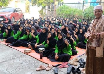 Santriat Ponpes Baitussalam, Bersholawat Sebelum Mengaji
