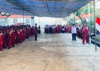 Pupuk Jiwa Nasionalisme, Siswa MI dan TKQ Baitussalam Gelar Upacara
