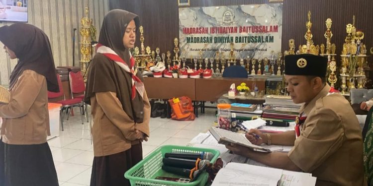 Siswa MI Baitussalam Tes Kemampuan Hafalan Al-Quran