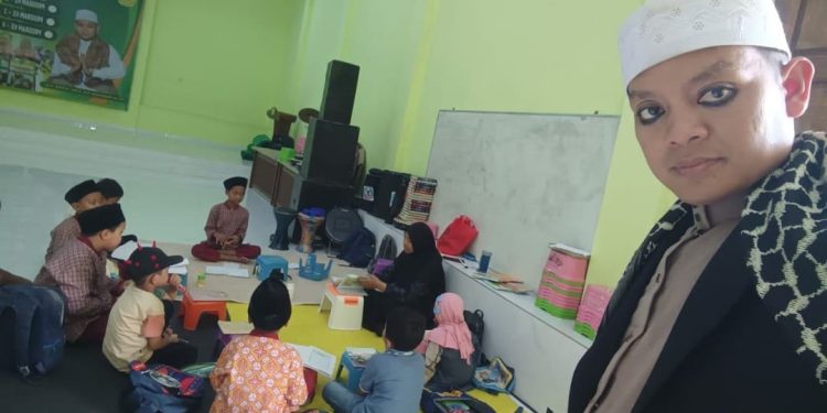 Kegiatan Belajar Siswa Calistung Dimonitor Pimpinan Tahfidz