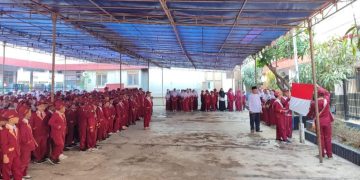 Pelaksanaan Upacara Bendera Penuh Khidmat Siswa MI dan TKQ Baitussalam