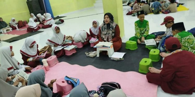 Cetak Generasi Masa Depan Qurani Lewat Tahfidz Al-Quran Fathiyyah Zahra