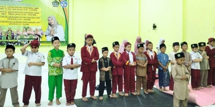 Terapkan Disiplin Anak Lewat Sholat Ashar Berjamaah di Tahfidz Al-Quran Fathiyyah Zahra