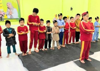 Perkuat Karakter Santri, Tahfidz Al-Quran Fathiyyah Zahra Abdul Karim Rutinkan Shalat Berjamaah dan Muraja’ah