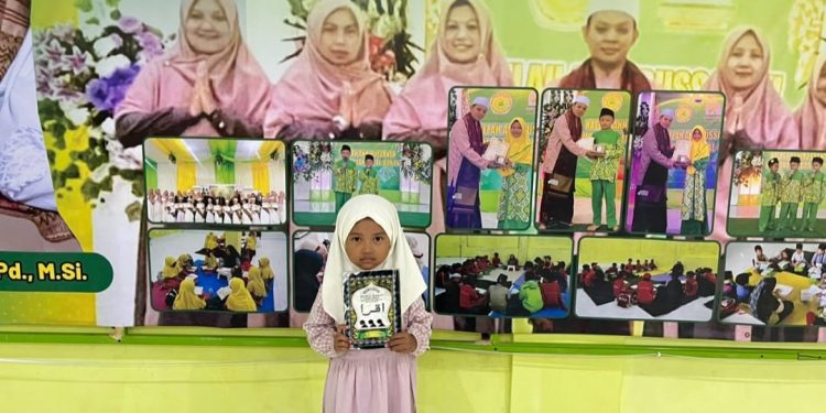 Atira Menjadi Santriawat di Tahfidz Al-Quran Fathiyyah Zahra
