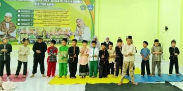 Perkokoh Spiritual, Santri Ponpes Tahfidz Fathiyyah Zahra Sholat Ashar Berjamaah