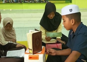 Jaga Mutu Hafalan, Siswa Lalui Uji Murojaah di Tahfidz Al-Quran Fathiyyah Zahra Abdul Karim