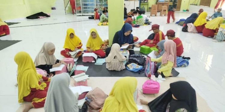 Kelompok An-Nisa Jadi Idola dan Geliat Tahfidz Al-Quran Fathiyyah Zahra Abdul Karim