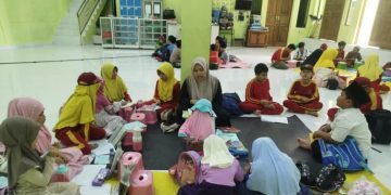 KH. Iim Abdul Karim: Mengaji di Waktu Senja Adalah Penawar Lelah dan Cahaya Hati Penghafal Quran