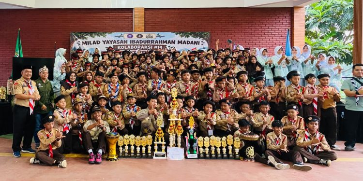 Rebut Piala Bergilir dan 16 Trofi, Pramuka MI Baitussalam Kukuhkan Diri sebagai Juara Umum